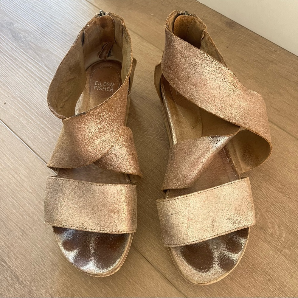 Eileen Fisher Sport Sandal Wedge‎ Women 8.5 Bronze Frozen Metallic Suede Strappy - Picture 3 of 13